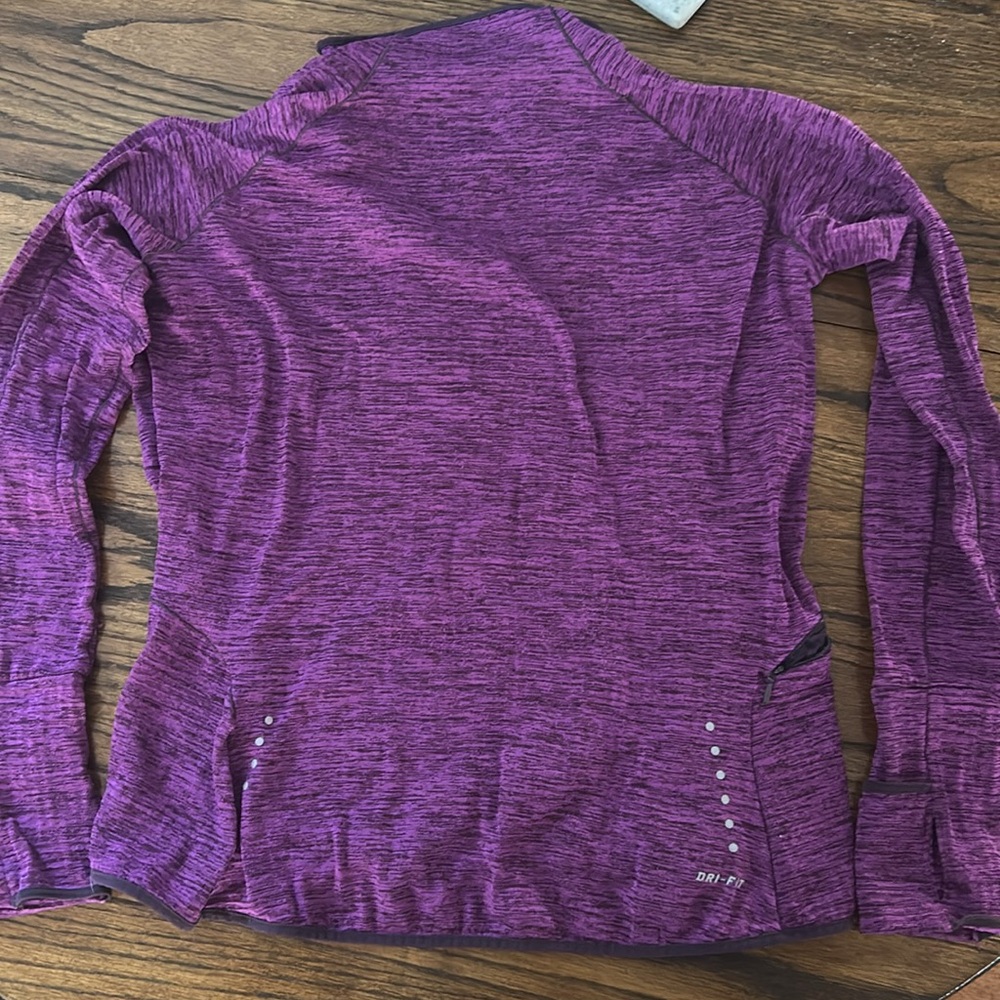 Nike therma fit long sleeve - Picture 4 of 4